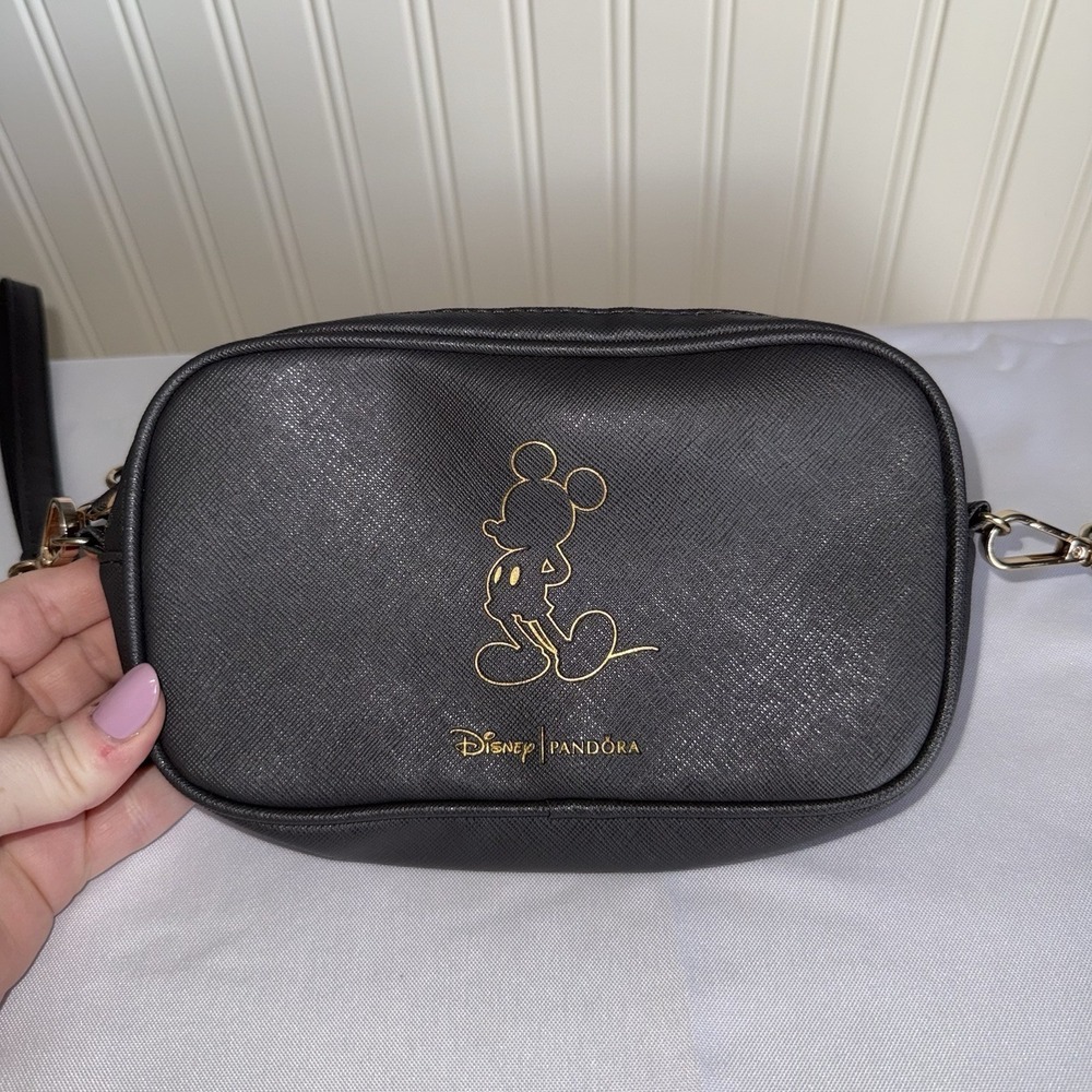PANDORA Mickey Mouse Disney Parks Crossbody Wristlet Limited Edition Purse Grey